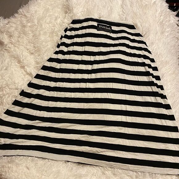 Milk Snob Black & White Striped Carrier Cover/Breastfeeding Cover - Picture 1 of 4